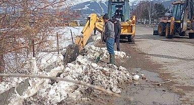 Ardahan'da belediye ekipleri, su ve sel baskınlarına karşı önlemlerini aldı