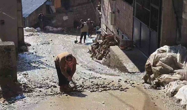 Ardeşen'deki heyelanlı bölge havadan görüntülendi