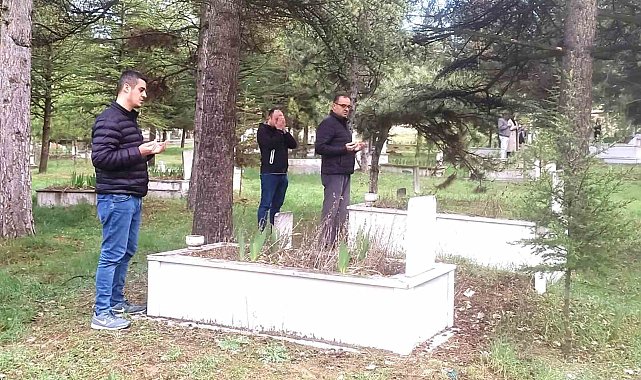Arife günü mezarlıklar doldu taştı