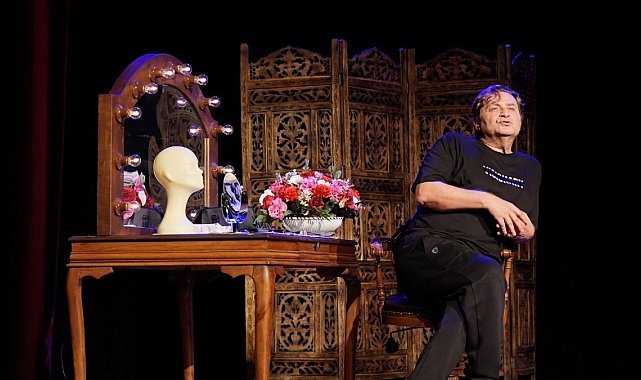 Armağan Çağlayan "Seyfi Bey" ile sahneye çıkıyor