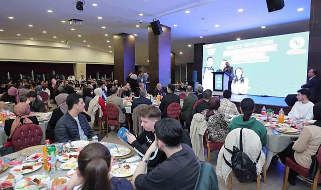 Arnavutköy Belediye Başkanı Candaroğlu'ndan, üniversite öğrencilerine abonman desteği