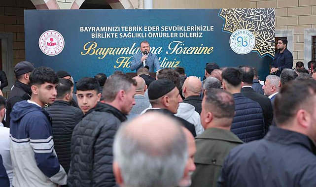 Arnavutköy Belediyesi geleneksel hale getirdiği bayram sofralarını bu sene de kurdu
