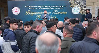 Arnavutköy Belediyesi geleneksel hale getirdiği bayram sofralarını bu sene de kurdu