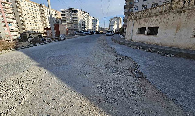 Artuklu Belediyesi'nin neden olduğu yol çilesi bitmiyor