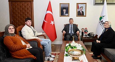 Artvin Valisi Ergün şehit Aydemir'in ailesini kabul etti