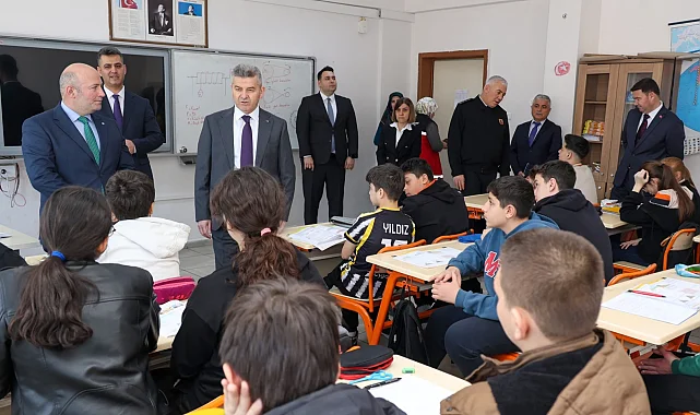 Artvin Valisi Ergün'den okul ziyareti