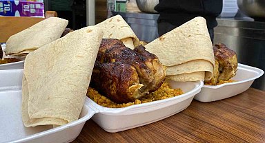 Askıda tavuk uygulaması ile ihtiyaç sahiplerini iftarda sevindirmeye devam ediyor