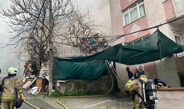 Ataşehir'de gecekondu alev alev yandı