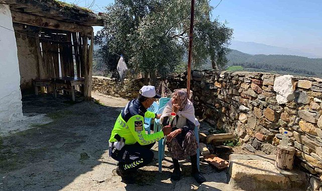 Aydın'da jandarma ekipleri kadınları unutmadı
