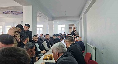Aydınlar beldesinde yüzlerce kişi bayram yemeğinde buluştu