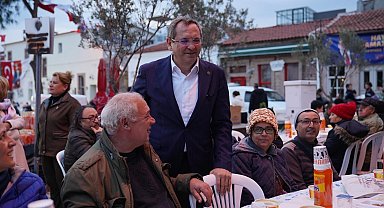 Ayvalık'ın Cunda Adası'ndaki iftara binlerce vatandaş katıldı