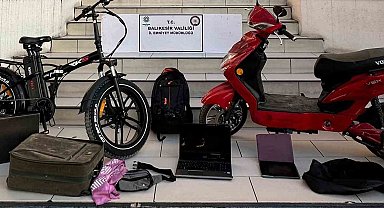 Ayvalık'ta 3 ev ve bir resmi kuruma dadanan hırsız polisten kaçamadı