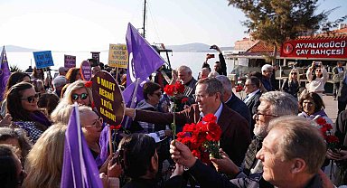 Ayvalık'ta 8 Mart Kadınlar Günü coşkuyla kutlandı