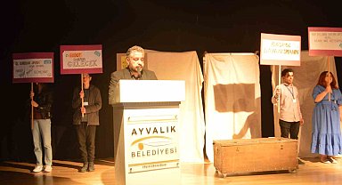 Ayvalık'ta Kadın oyunları Festivali Dünya Tiyatro Bildirisi ile sona erdi