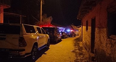 Babasını başını taşla ezerek öldürüp, hastaneye giderek cinayeti itiraf etti