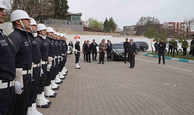 Bakan Güler: "Amasız fakatsız, bir an önce fesih kararını alması derhal ve koşulsuz olarak silahları teslim etmesi şarttır"