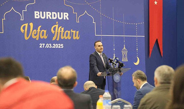 Bakan Kacır: "Türk milleti gökyüzüne imzasını atıyor"