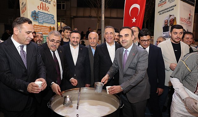 Bakan Kacır, Sultangazi Belediyesi Ramazan çadırını ziyaret etti