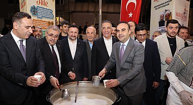 Bakan Kacır, Sultangazi Belediyesi Ramazan çadırını ziyaret etti