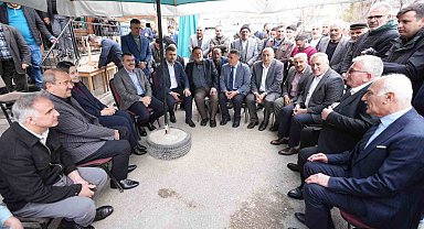 Bakan Tekin, Uzundere'de esnafın bayramını kutladı