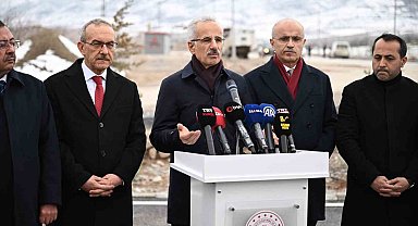 Bakan Uraloğlu, Malatya'da deprem konutları ve altyapı çalışmalarını inceledi