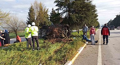 Balıkesir'de takla atan araçtaki 5 kişi yaralandı