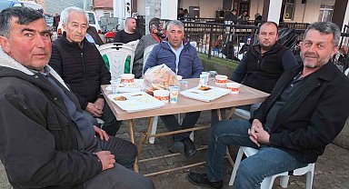 Balıkesir'de yüzlerce kişi, iftar geleneğinde buluştu