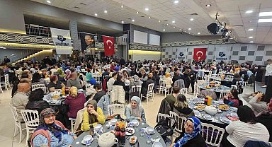 Bandırma Belediye Başkanı Mirza, özel bireylerle iftarda buluştu