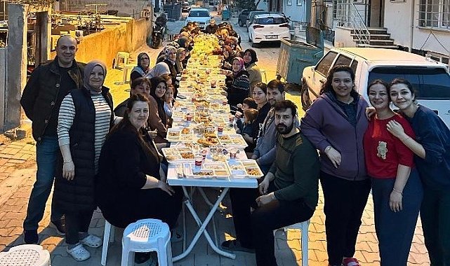 Bandırma'da geleneksel mahalle iftarı düzenlendi