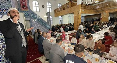 Bartın da ' ilk orucum İlk iftarım ' etkinliğince çocuklar camiye sığmadı