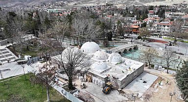 Başkan Altay 600 yıllık tarihi hamamın su müzesi olacağını açıkladı