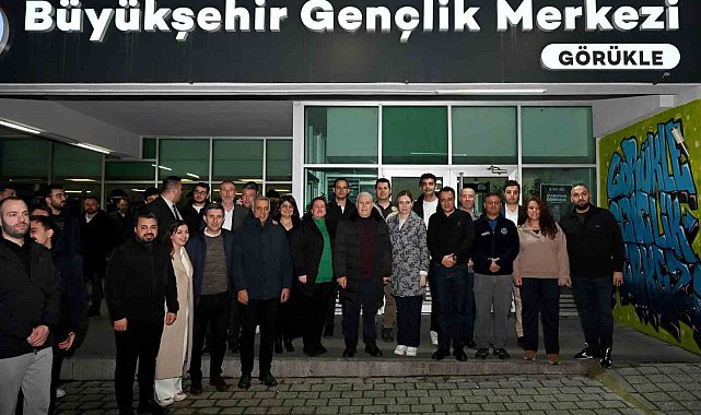 Başkan Bozbey, sahuru gençlerle yaptı