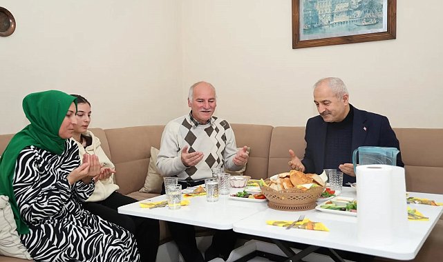 Başkan Büyükgöz hemşehrilerinin hanelerine konuk oluyor