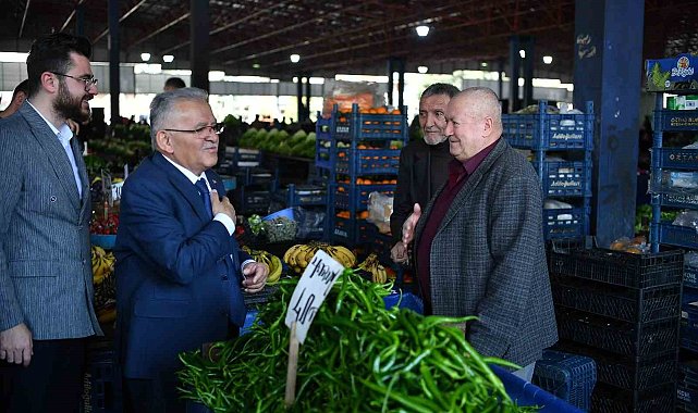 Başkan Büyükkılıç; Hürriyet sakinleri ile görüştü, pazar esnafını ziyaret etti