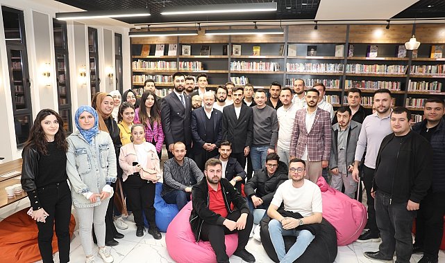 Başkan Çolakbayrakdar, "Gençlerimizin her zaman yanınızdayız"