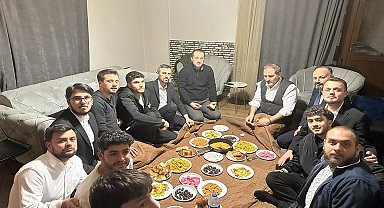 Başkan Ekim, sahurda öğrencilerle buluştu