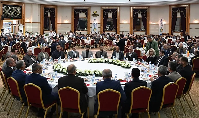 Başkan Er iftarda muhtarları ağırladı