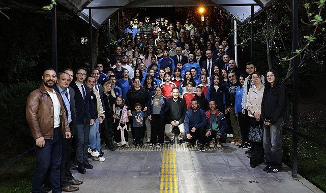 Başkan Eyüp Kahveci, Kütahya Belediyespor sporcularıyla iftarda buluştu