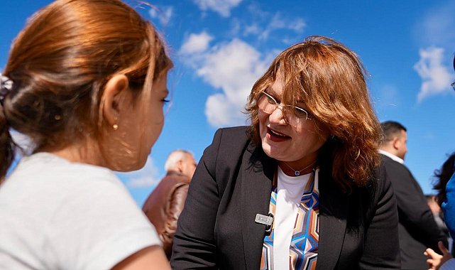 Başkan Gençay, deprem bölgesinde iftar verdi, çocuklara oyuncak dağıttı