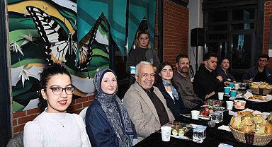 Başkan Şadi Özdemir üniversite öğrencileriyle sahurda buluştu