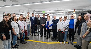 Başkan Tugay emekçi kadınlarla buluştu