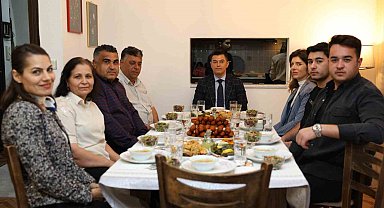 Başkan Ünlü, iftar yemeği davetini kırmadı