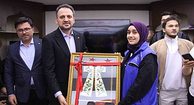 Başkan yardımcısı Eminoğlu gençlerle sahur yaptı