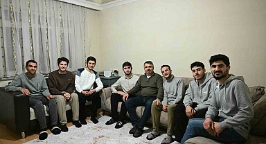 Başkan Yılmaz sahuru gençlerle yaptı