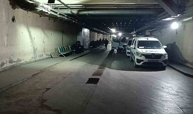 Batman'da iftar saatinde kavga edenleri ayırmak isteyen genç canından oldu
