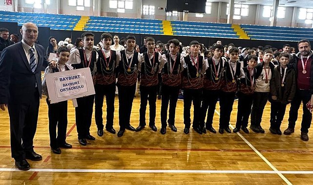 Bayburt halk oyunları ekibi de finale yükseldi
