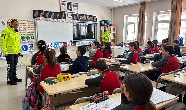 Bayburt polisinden öğrencilere trafik eğitimi