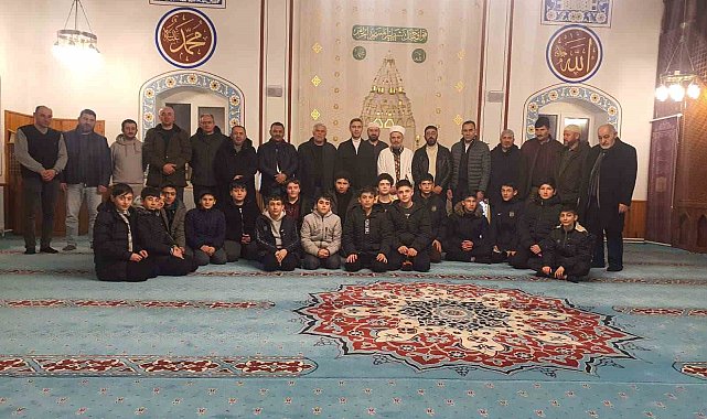 Bayburt'ta 'Vakti Kuşanmak' etkinlikleri kapsamında sahur yapılıp namaz kılındı