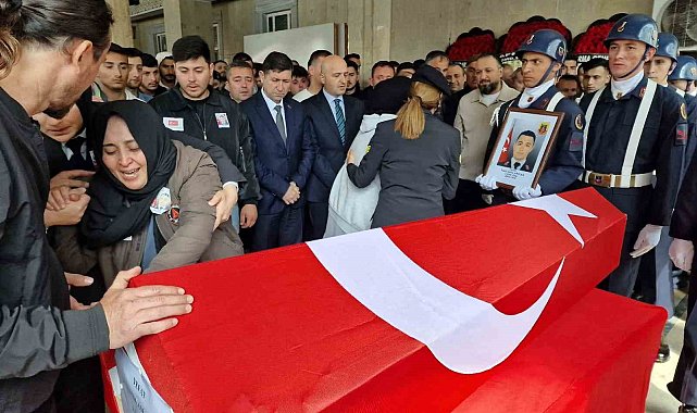 Bayram tatili için geldiği memleketinde kazada hayatını kaybeden uzman onbaşı son yolculuğuna uğurlandı