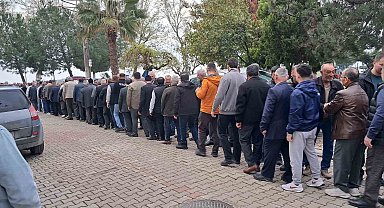 Bayramlaşma kuyruğunun sonu görünmedi